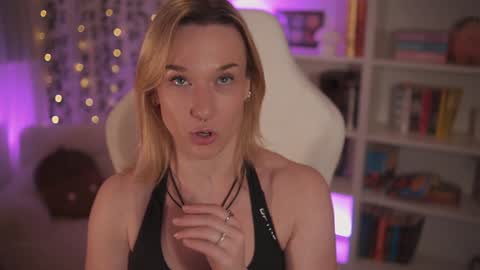 Em -  online show from 12/26/24, 10:41