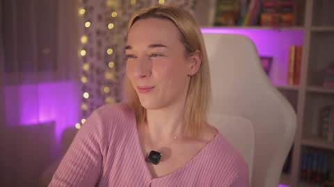 Em -  online show from 01/26/25, 10:57