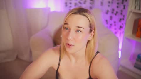 Em -  online show from 02/04/25, 11:49