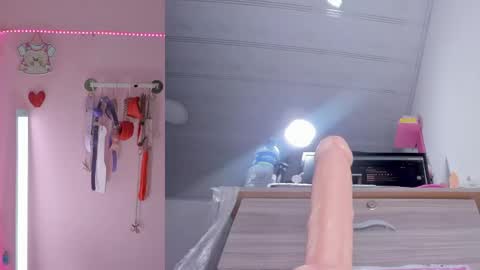 emily_foxxxi online show from 04/14/26, 11:22