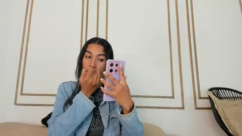 emily_gaviria1 online show from 05/10/26, 12:10