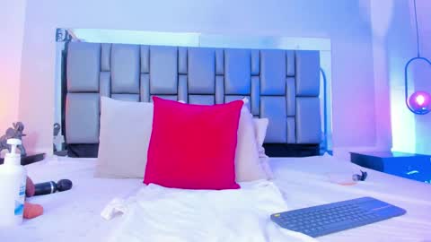 Emi  online show from 02/28/25, 05:59