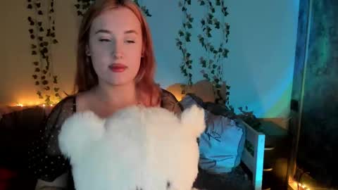Snapshot of emily_gin chatting on 02/25/25, 05:41 EMILY online show from 02/25/25, 05:41