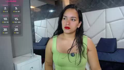 Snapshot of emily_gomez159 chatting on 07/25/26, 11:41 Emily online show from 07/25/26, 11:41