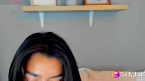 Snapshot of emily_haze chatting on 03/03/25, 01:42 Emily online show from 03/03/25, 01:42