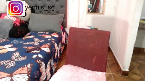 Snapshot of emily_hot_01 chatting on 12/08/24, 10:08 emily online show from 12/08/24, 10:08