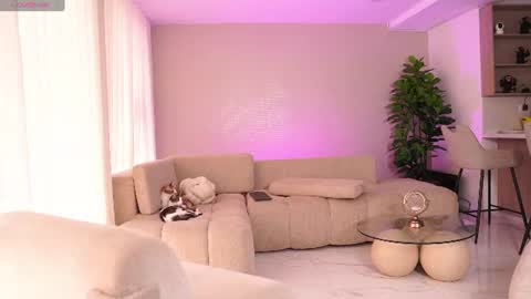 Snapshot of emily_huddson_ chatting on 07/19/26, 08:12 independet model online show from 07/19/26, 08:12