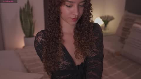 Snapshot of emily_johnson1 chatting on 02/04/26, 10:58 Juliana online show from 02/04/26, 10:58