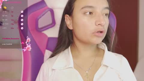 Snapshot of emily_jonexs_ chatting on 02/15/26, 05:09 mily online show from 02/15/26, 05:09