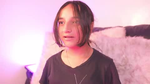 Snapshot of emily_jonexs_ chatting on 02/26/26, 03:22 mily online show from 02/26/26, 03:22