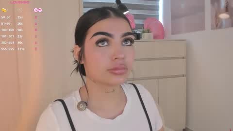 EmilyKenner  Independent model  online show from 10/18/25, 12:17