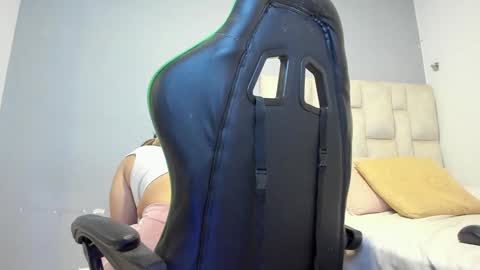 Emi  independent model  online show from 12/17/24, 08:10