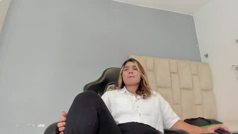 Emi  independent model  online show from 01/11/25, 02:09