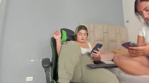 Emi  independent model  online show from 01/14/25, 11:48