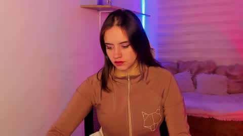 Snapshot of emily_lindey chatting on 10/24/25, 03:36 emily_lindey online show from 10/24/25, 03:36