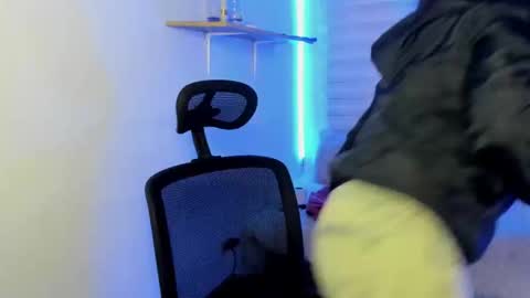 Snapshot of emily_lindey chatting on 11/04/25, 03:05 emily_lindey online show from 11/04/25, 03:05