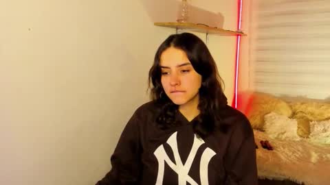 Snapshot of emily_lindey chatting on 11/15/25, 03:15 emily_lindey online show from 11/15/25, 03:15