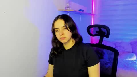 Snapshot of emily_lindey chatting on 11/16/25, 03:12 emily_lindey online show from 11/16/25, 03:12