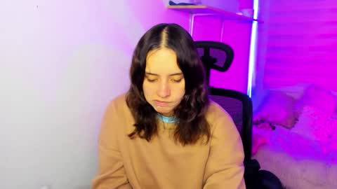 Snapshot of emily_lindey chatting on 11/20/25, 03:07 emily_lindey online show from 11/20/25, 03:07