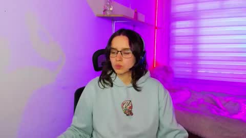 Snapshot of emily_lindey chatting on 11/29/25, 03:15 emily_lindey online show from 11/29/25, 03:15