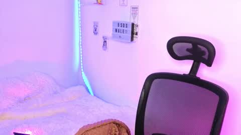 Emily Lindey online show from 02/19/26, 08:21