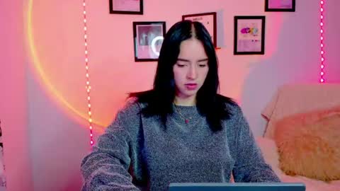 Emily Lindey online show from 06/03/26, 04:59