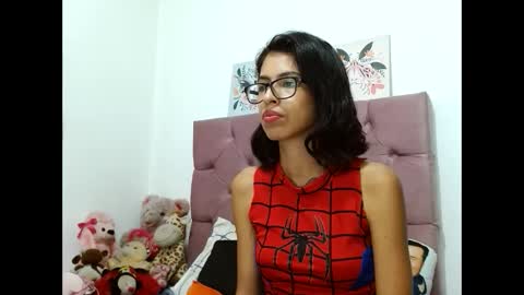 Snapshot of emily_loperaa chatting on 12/29/24, 06:14 Emily online show from 12/29/24, 06:14