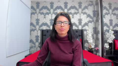Snapshot of emily_loperaa chatting on 02/03/25, 02:45 Emily online show from 02/03/25, 02:45
