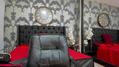 Snapshot of emily_loperaa chatting on 02/04/25, 03:26 Emily online show from 02/04/25, 03:26