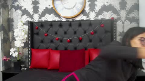 Snapshot of emily_loperaa chatting on 02/19/25, 02:55 Emily online show from 02/19/25, 02:55
