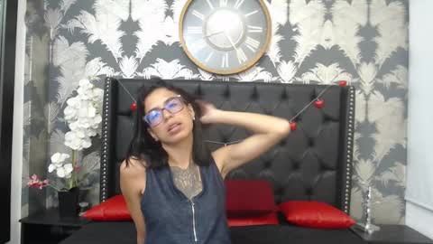 Snapshot of emily_loperaa chatting on 02/26/25, 02:36 Emily online show from 02/26/25, 02:36