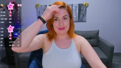 Snapshot of emily_midlton chatting on 06/23/26, 01:09 Emily online show from 06/23/26, 01:09