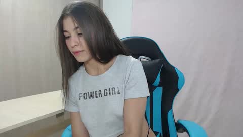emily_mikelhot online show from 12/03/25, 10:13