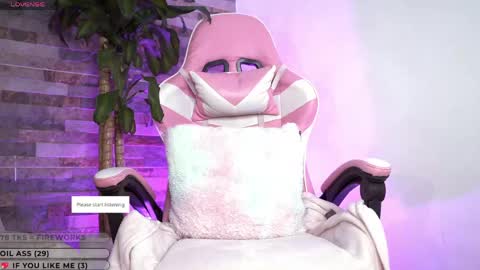 Emily online show from 05/11/26, 12:27