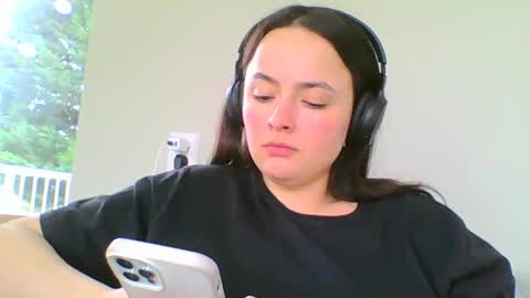 emily_morning_dew online show from 01/28/25, 12:43