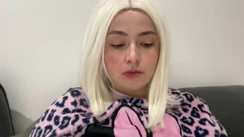 emily_morning_dew online show from 11/04/25, 06:01