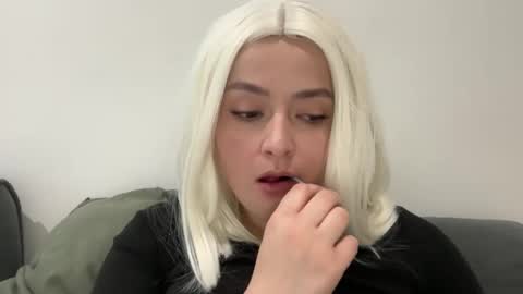 emily_morning_dew online show from 11/08/25, 01:22