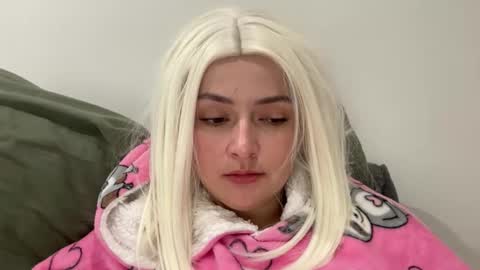 emily_morning_dew online show from 11/17/25, 12:22