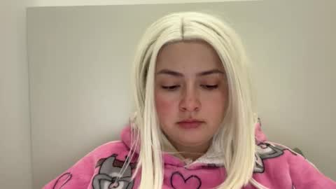 Snapshot of emily_morning_dew chatting on 12/17/25, 07:47 emily_morning_dew online show from 12/17/25, 07:47