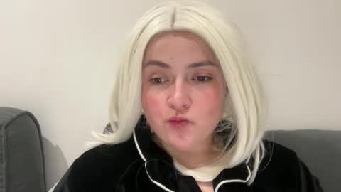 Snapshot of emily_morning_dew chatting on 01/05/26, 06:22 emily_morning_dew online show from 01/05/26, 06:22