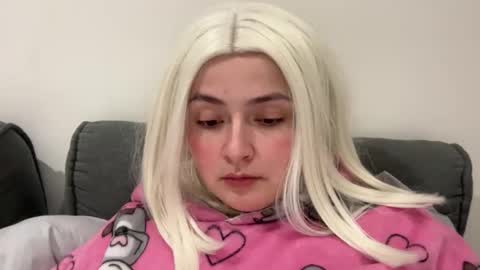 Snapshot of emily_morning_dew chatting on 01/14/26, 08:14 emily_morning_dew online show from 01/14/26, 08:14