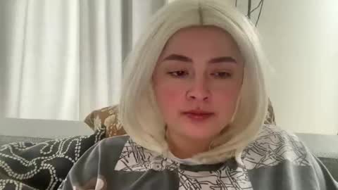 Snapshot of emily_morning_dew chatting on 02/17/26, 09:28 emily_morning_dew online show from 02/17/26, 09:28