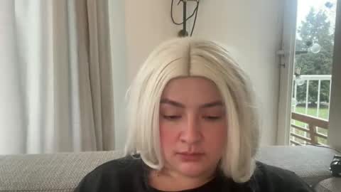 Snapshot of emily_morning_dew chatting on 02/20/26, 08:16 emily_morning_dew online show from 02/20/26, 08:16