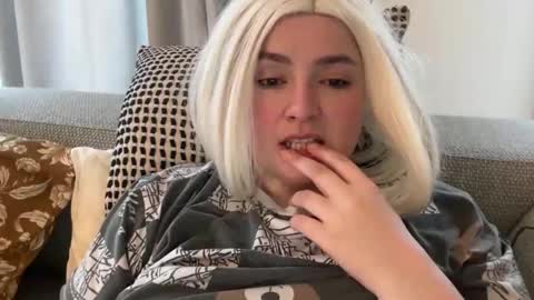 Snapshot of emily_morning_dew chatting on 02/22/26, 08:02 emily_morning_dew online show from 02/22/26, 08:02