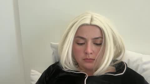 Snapshot of emily_morning_dew chatting on 02/28/26, 02:18 emily_morning_dew online show from 02/28/26, 02:18