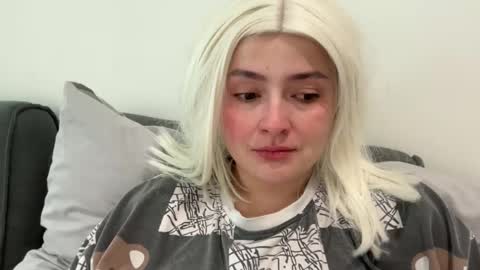 emily_morning_dew online show from 04/01/26, 08:15