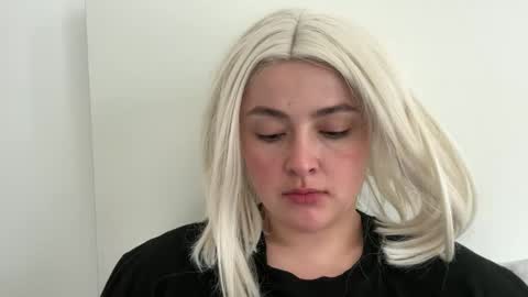 emily_morning_dew online show from 04/16/26, 06:58