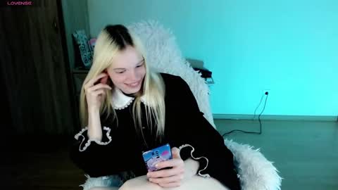 Lia online show from 02/09/25, 11:25