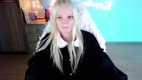 Lia online show from 03/03/25, 02:47