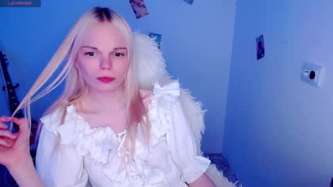 Lia online show from 12/05/25, 03:09